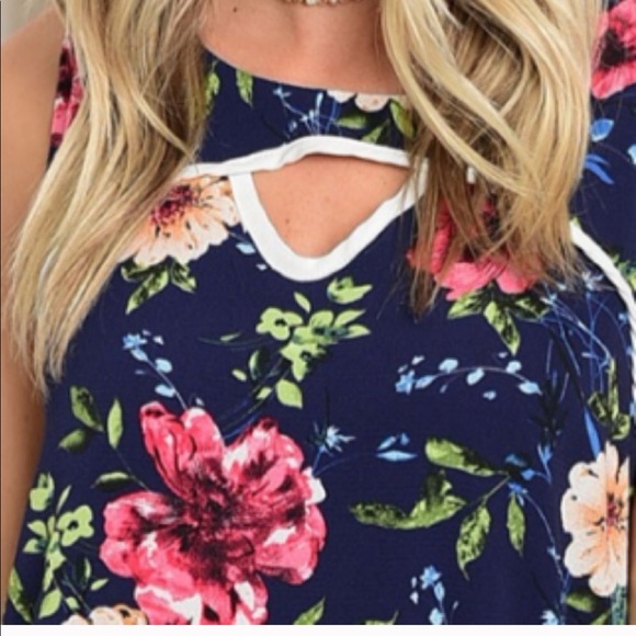 NWT Blue Floral dress w white trim S M L MSRP$45 - Picture 4 of 5